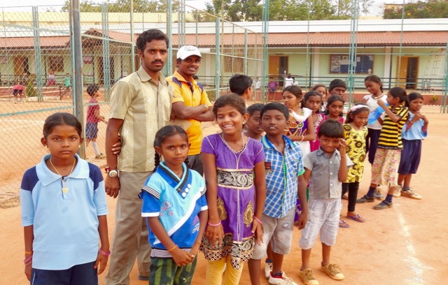 En el Centro Educativo Anantapur, “los niños y niñas disfrutan de su infancia”