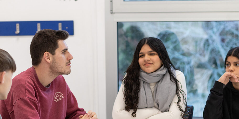 Què significa ser adolescent avui a Espanya?