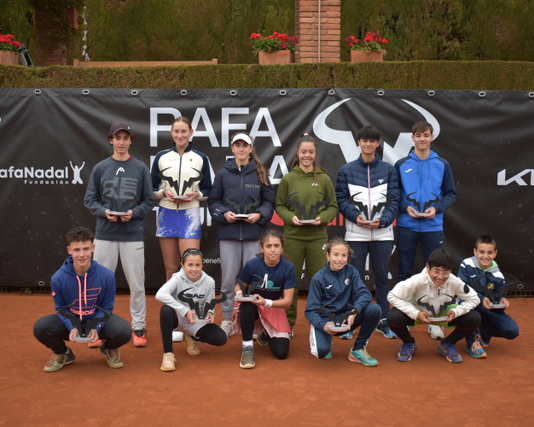 Éxito en el inicio de la 11ª edición del Rafa Nadal Tour by Santander, con la participación de 566 jóvenes tenistas en la primera etapa de Barcelona