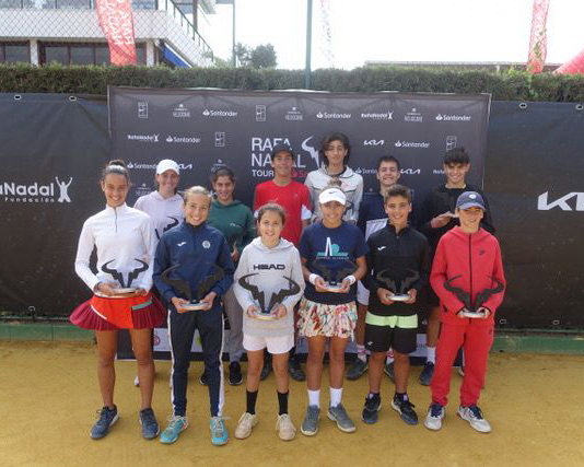 La segona etapa del Rafa Nadal Tour by Santander a Sevilla finalitza amb èxit, amb la participació de 485 joves tenistes