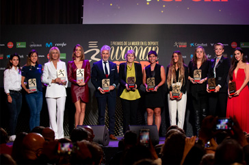 The Rafa Nadal Foundation receives the Management award at the Woman Sport gala