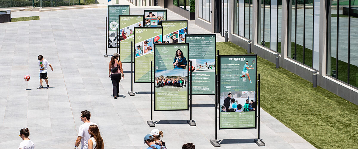 La exposició itinerant del programa “Educació i Esport” dels Centres Fundació Rafa Nadal s’instal·la aquest estiu a la Rafa Nadal Academy